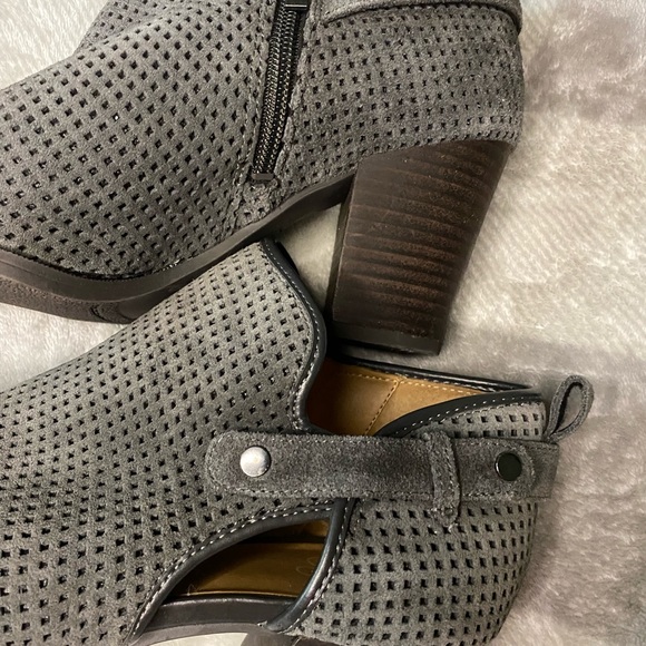 Franco Sarto Dale 2 Heeled Ankle Boot Gray Suede 10M - Picture 4 of 6